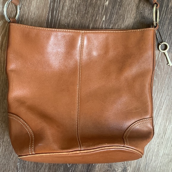 Fossil Leather Shoulder Bag - Picture 6 of 16